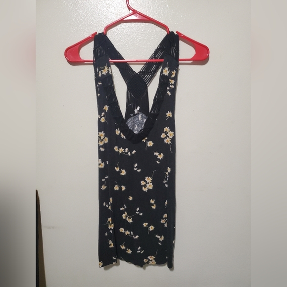 A Floral tank top - Picture 4 of 5